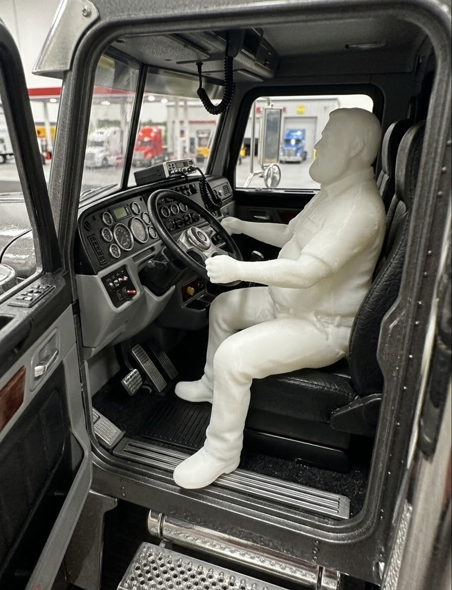 1/14 RC Truck Driver Max - unpainted figure