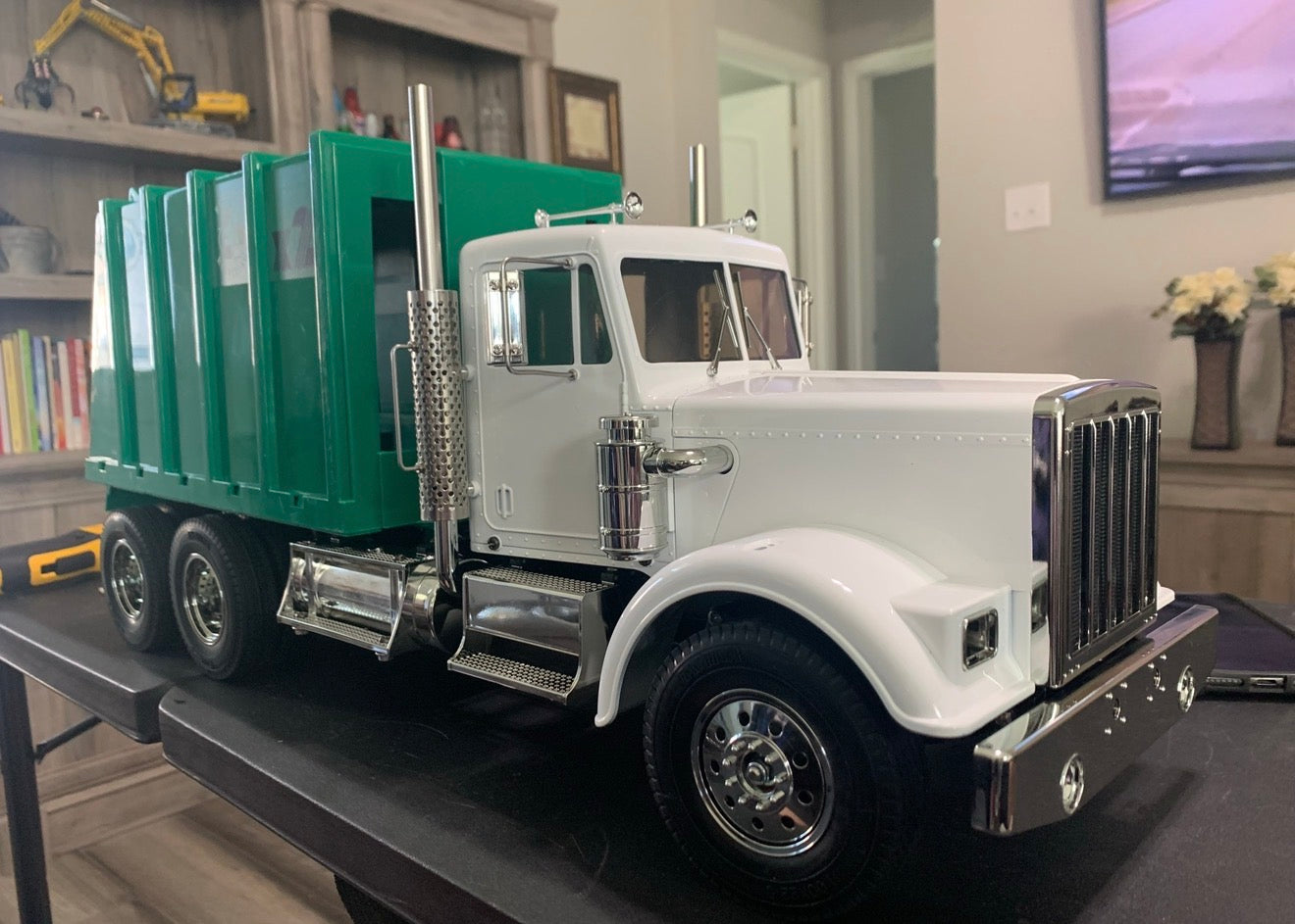 Showcasing Custom Semi by Ron