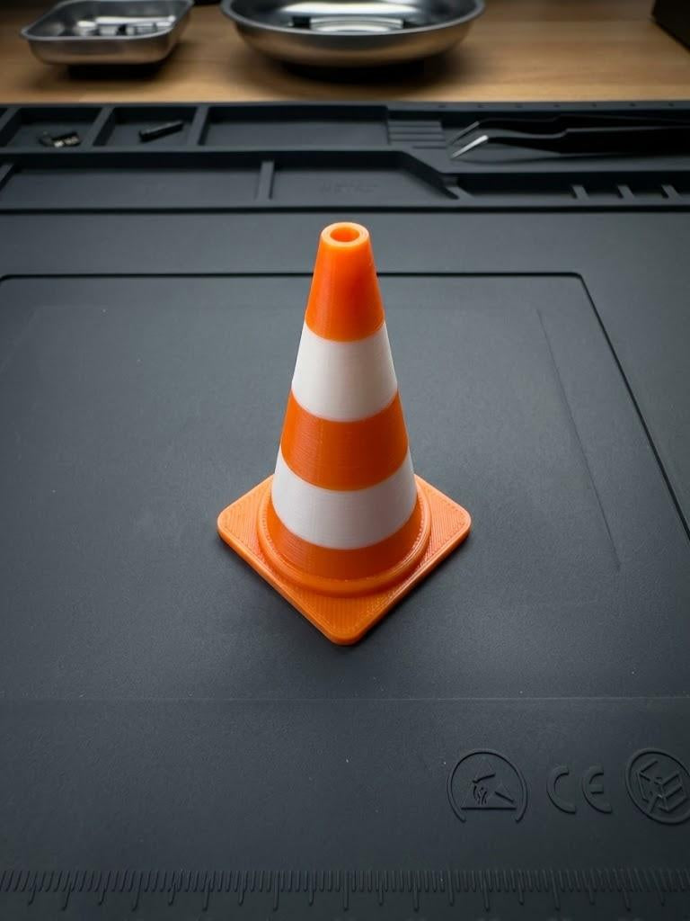 Miniature Traffic Cones - Pack of 6